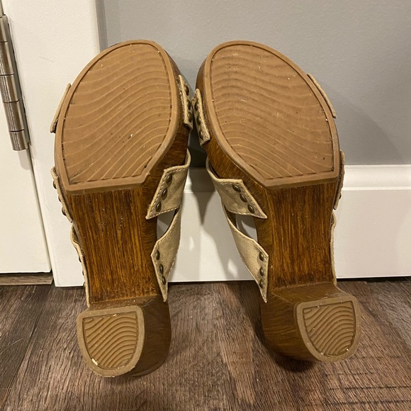 Lightly worn heels/sandals - Picture 3 of 3